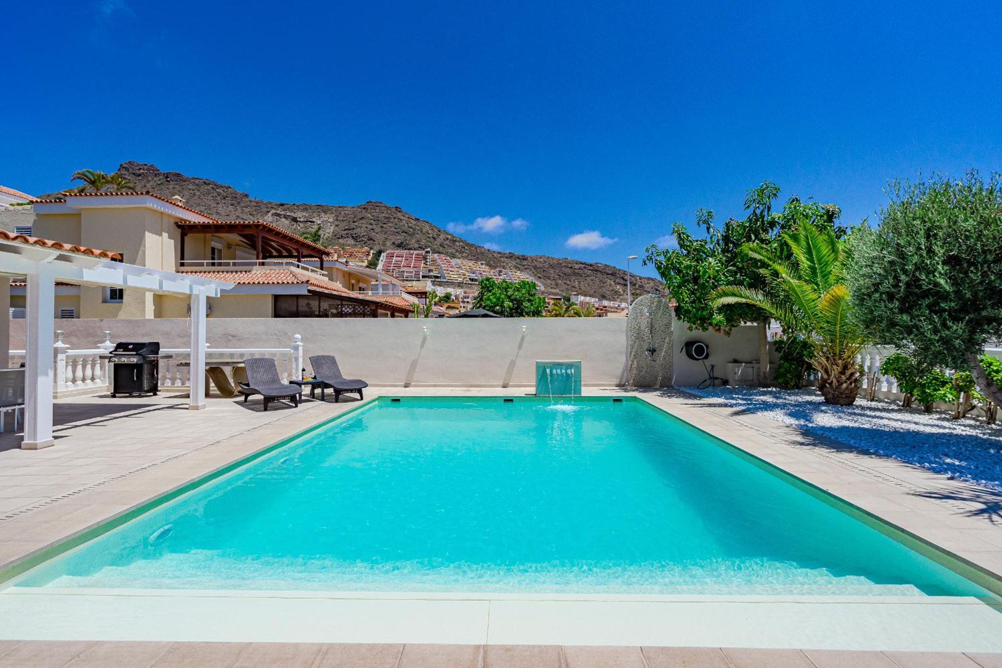 Villa Sabina - 6 Bedroom House Costa Adeje Dış mekan fotoğraf